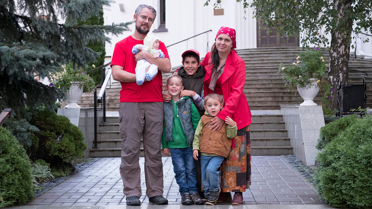 Alexey Kolesnikov with family