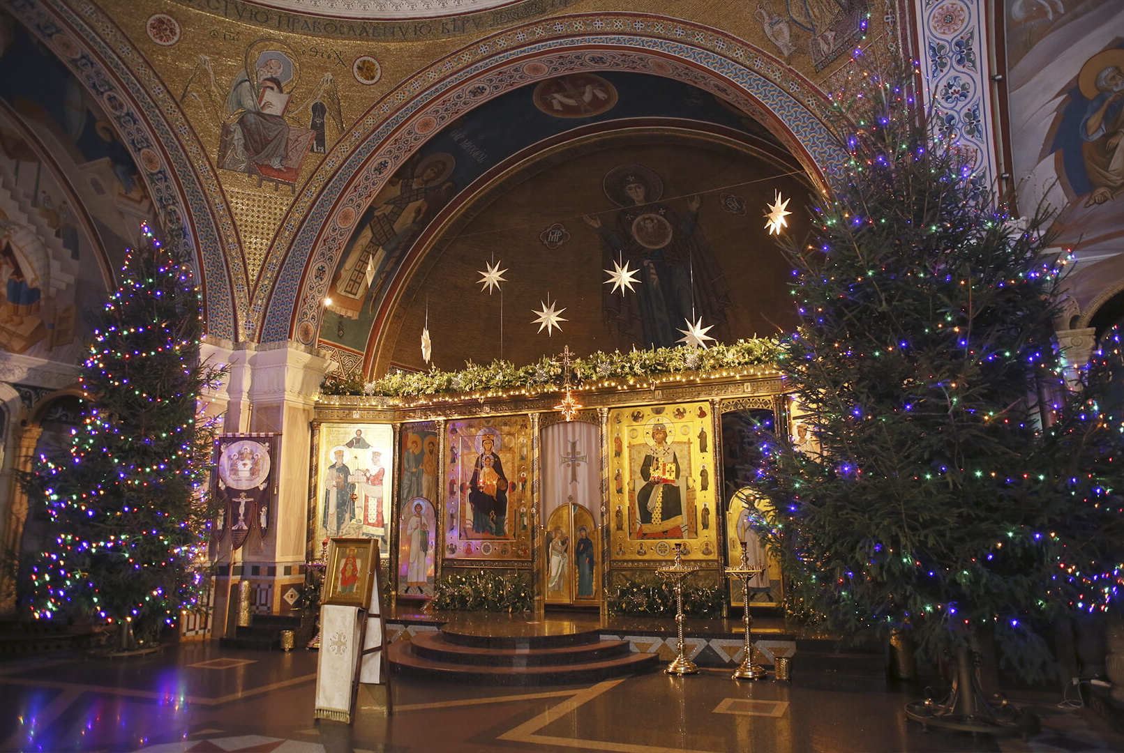 christmas decorations in church
